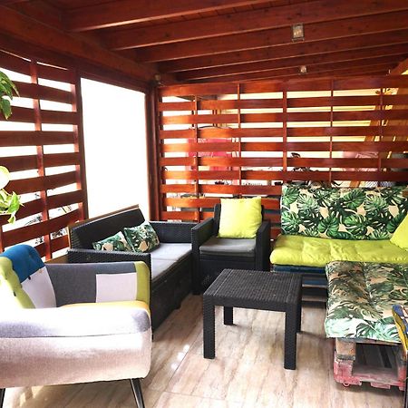 מלון אל מדאנו Casa La Sonrisa Shared House מראה חיצוני תמונה