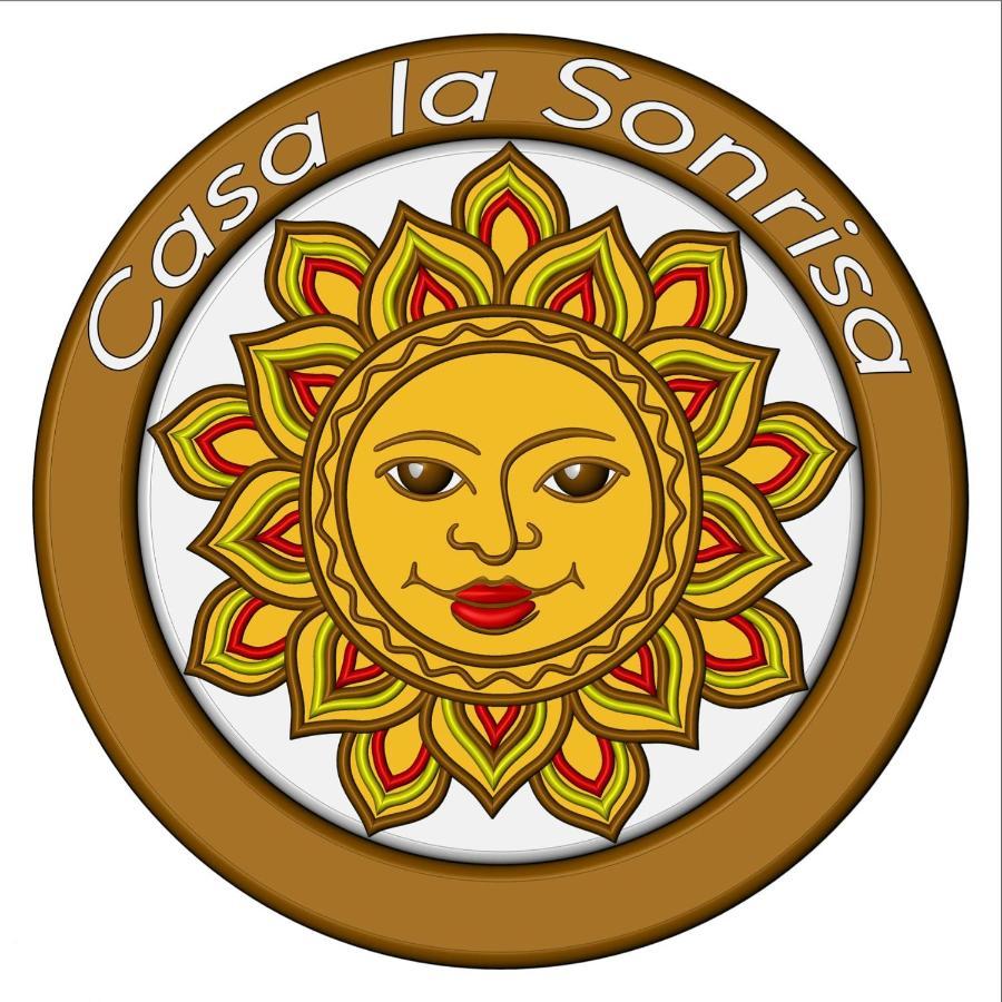 מלון אל מדאנו Casa La Sonrisa Shared House מראה חיצוני תמונה