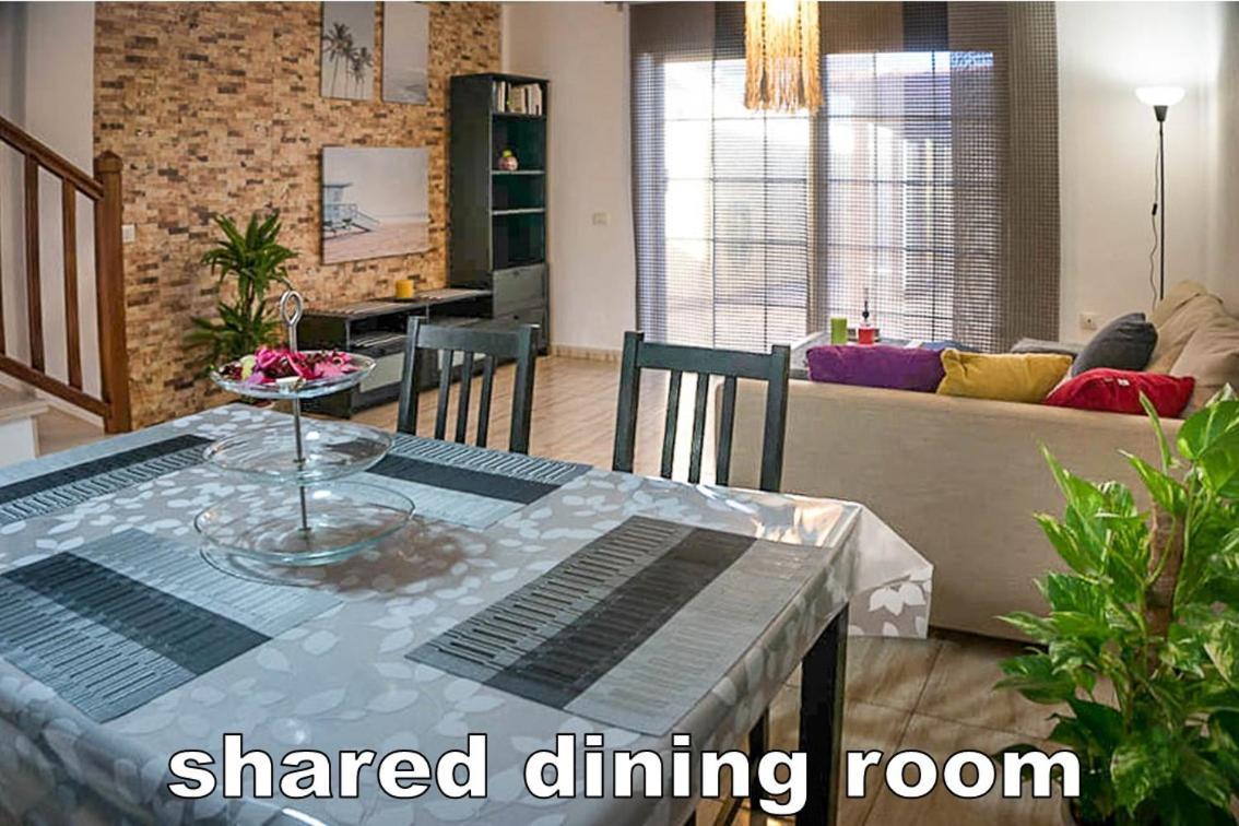 מלון אל מדאנו Casa La Sonrisa Shared House מראה חיצוני תמונה