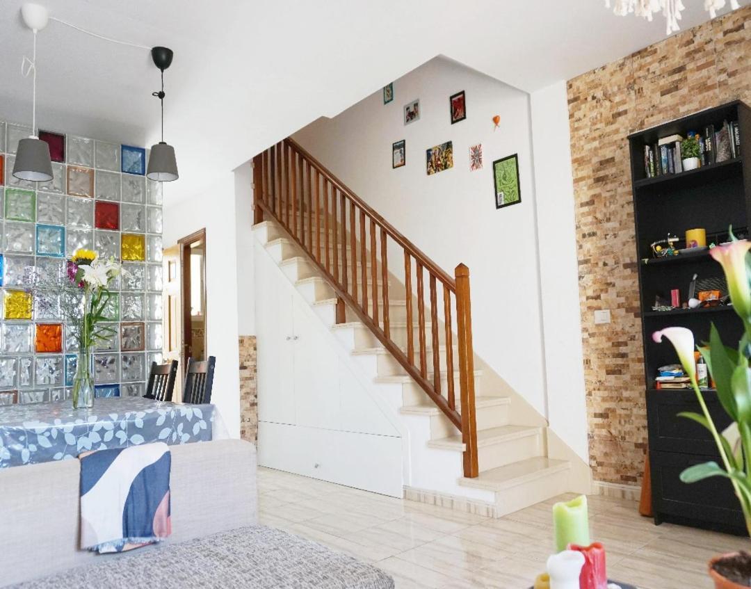 מלון אל מדאנו Casa La Sonrisa Shared House מראה חיצוני תמונה